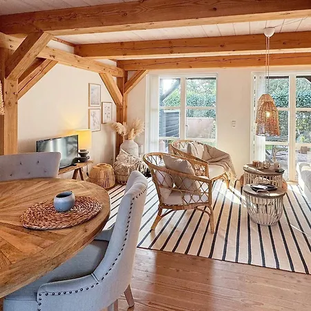 Vakantiehuis Two-bedroom Holiday In 6