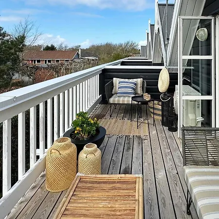 Two-bedroom Holiday In 6 Blavand